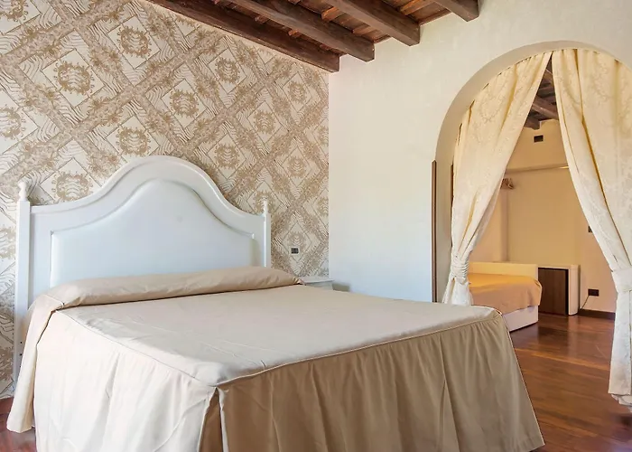 Royal House 4*